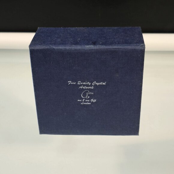 Empty Gift Box Fine Quality Crystal Artwork London Size 4" x 4" x 2" - Picture 2 of 5